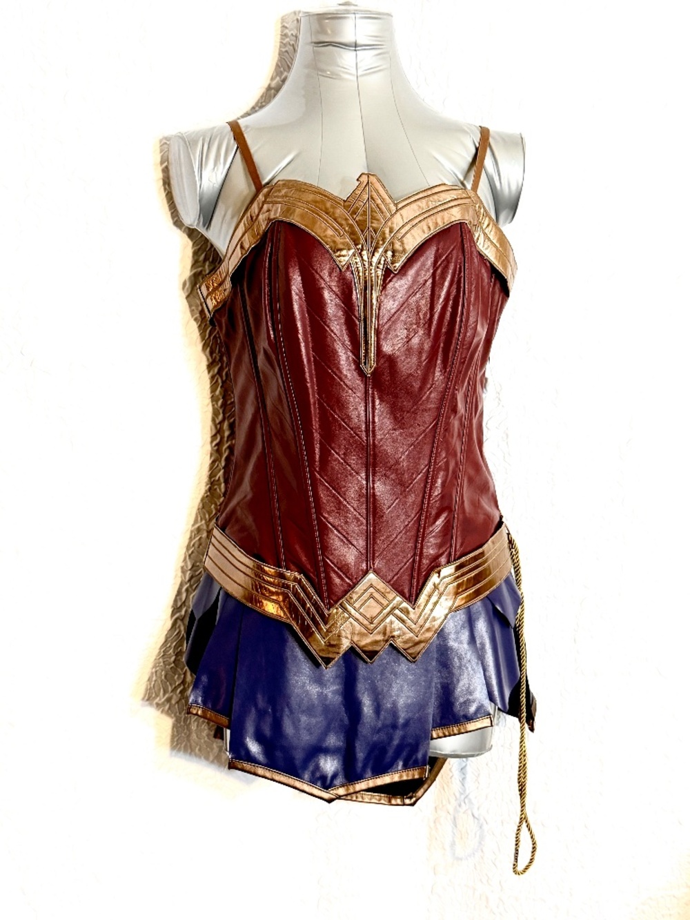 Wonder Woman Faux Leather Corset NWT, DC women’s Costume Set XL top L skirt